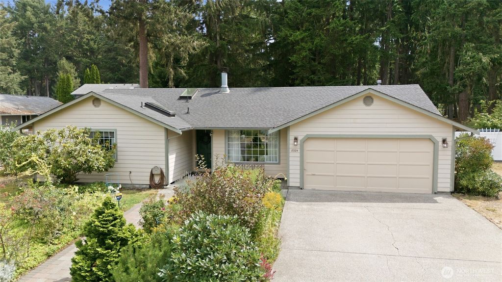 8324 Lake Forest Drive SE, Olympia, WA 98503