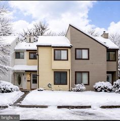 10 CANDLEWICK CT, New Castle, DE 19720