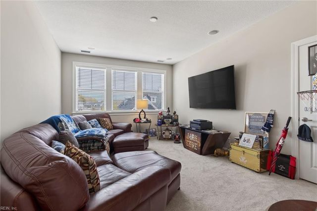 4743 Mahogany RN, Chesapeake, VA 23321