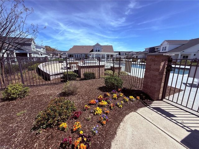 4743 Mahogany RN, Chesapeake, VA 23321