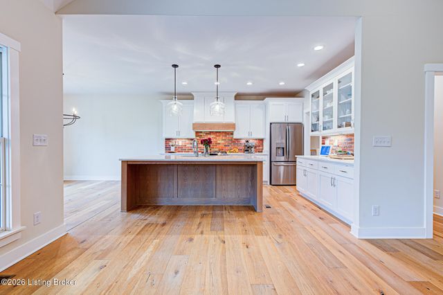 6007 Brentwood Dr, Crestwood, KY 40014