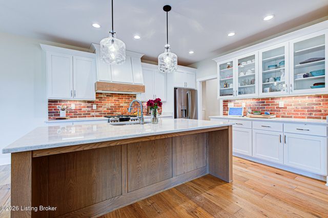 6007 Brentwood Dr, Crestwood, KY 40014