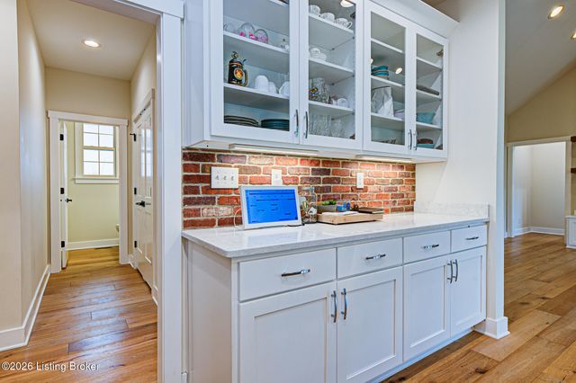 6007 Brentwood Dr, Crestwood, KY 40014