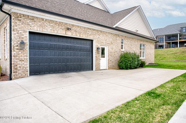 6007 Brentwood Dr, Crestwood, KY 40014