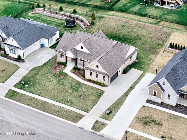 6007 Brentwood Dr, Crestwood, KY 40014
