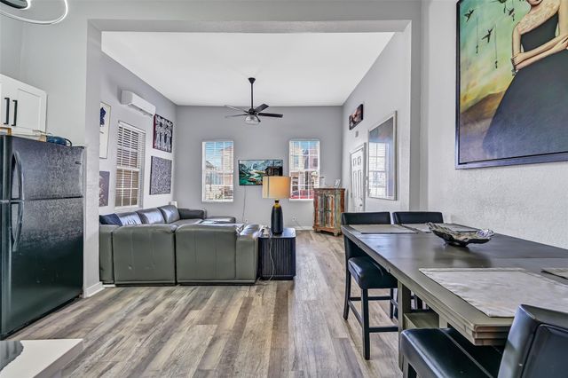 1820 Market Street 2, Galveston, TX 77550