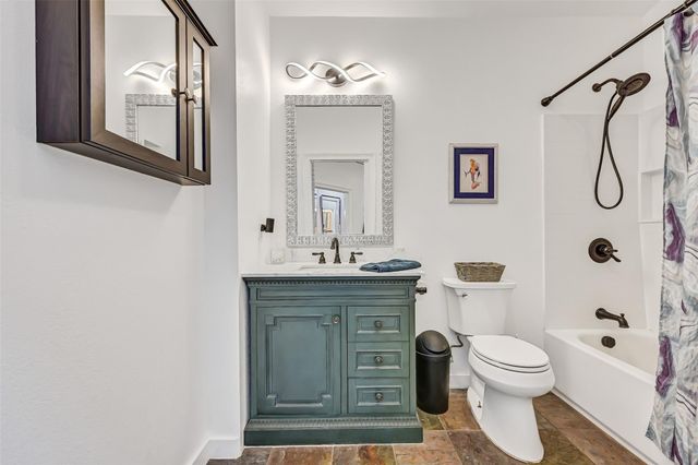 1820 Market Street 2, Galveston, TX 77550