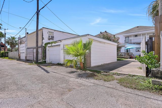 1820 Market Street 2, Galveston, TX 77550