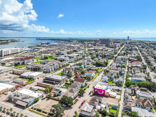 1820 Market Street 2, Galveston, TX 77550