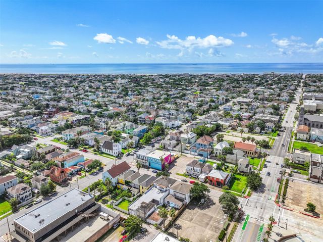 1820 Market Street 2, Galveston, TX 77550