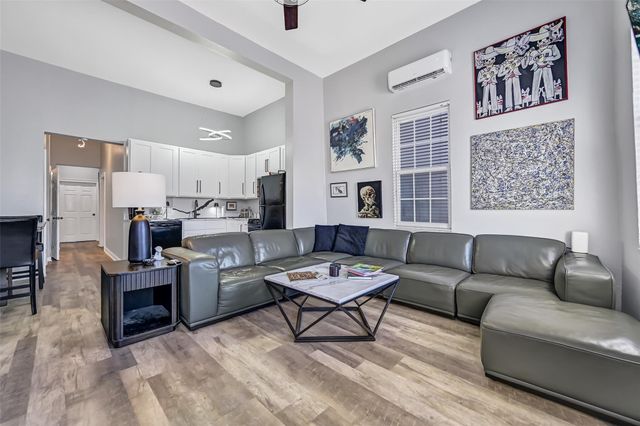 1820 Market Street 2, Galveston, TX 77550
