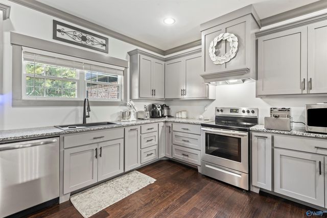 68 Pierce Road, Albertville, AL 35951