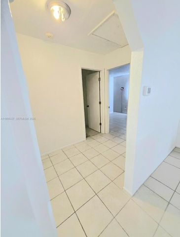 712 SE 8th St, Cape Coral, FL 33990