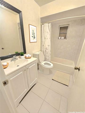 712 SE 8th St, Cape Coral, FL 33990