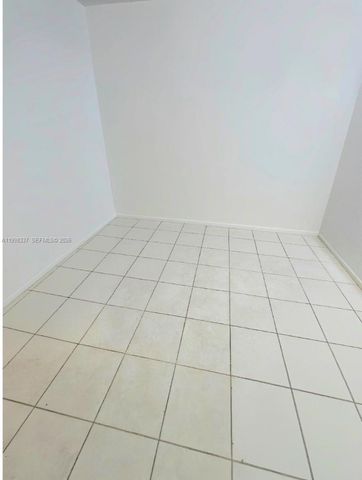 712 SE 8th St, Cape Coral, FL 33990