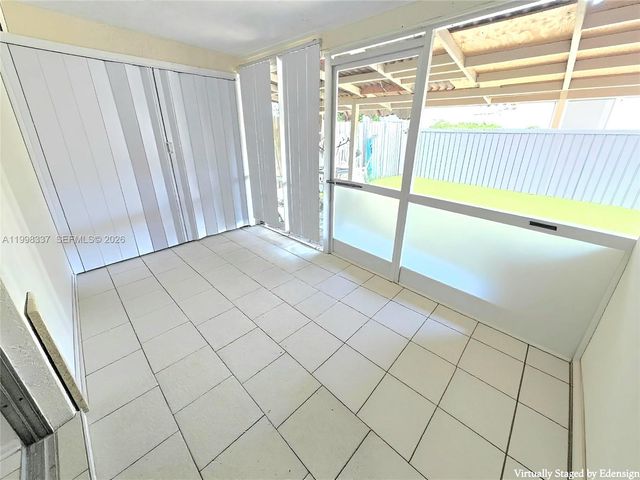 712 SE 8th St, Cape Coral, FL 33990