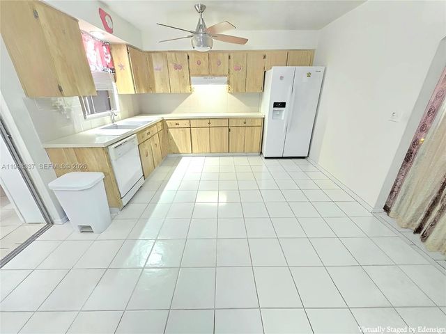 712 SE 8th St, Cape Coral, FL 33990