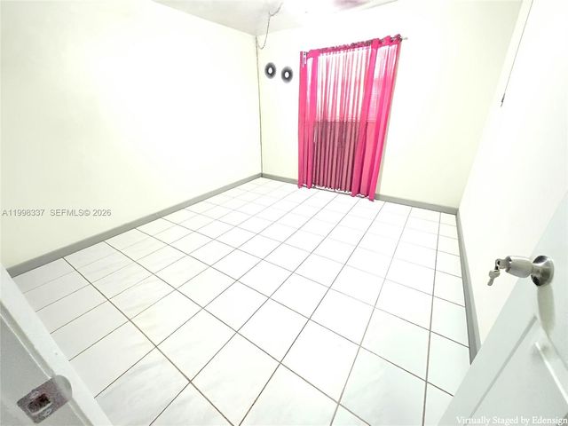 712 SE 8th St, Cape Coral, FL 33990