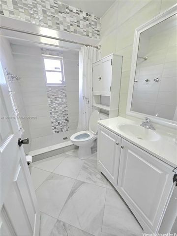 712 SE 8th St, Cape Coral, FL 33990