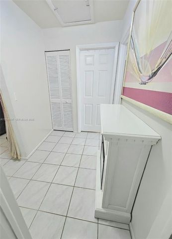 712 SE 8th St, Cape Coral, FL 33990