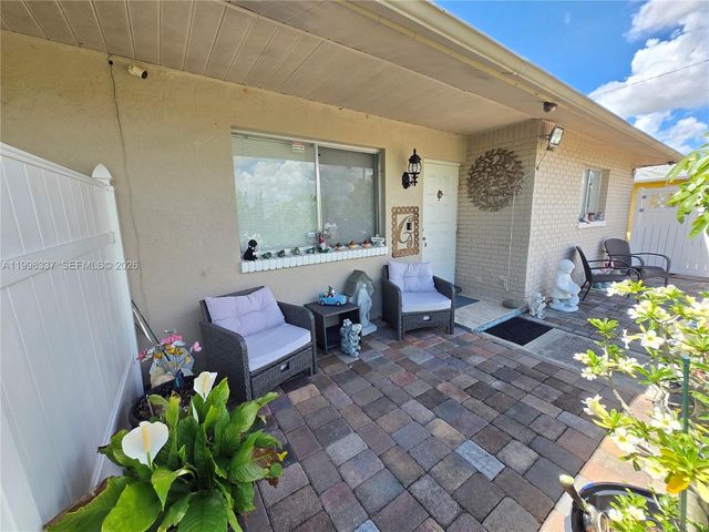 712 SE 8th St, Cape Coral, FL 33990