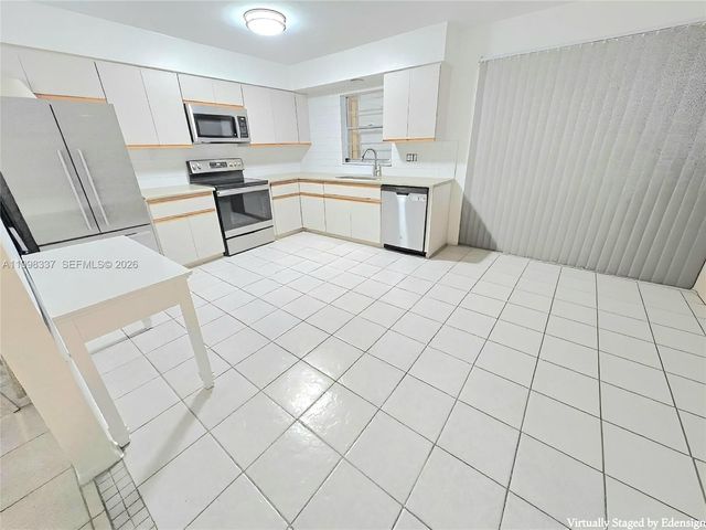 712 SE 8th St, Cape Coral, FL 33990
