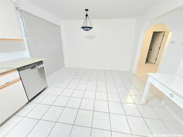 712 SE 8th St, Cape Coral, FL 33990
