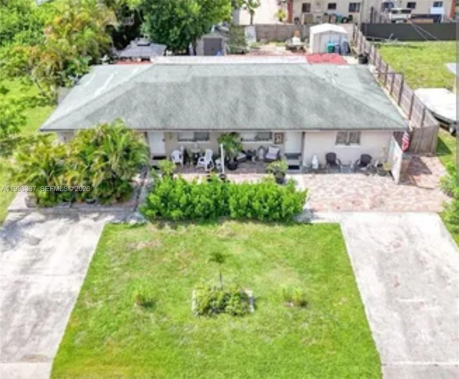 712 SE 8th St, Cape Coral, FL 33990