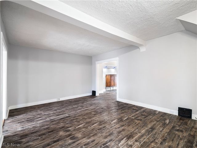1821 Kenneth Avenue, Cleveland, OH 44109
