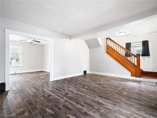 1821 Kenneth Avenue, Cleveland, OH 44109