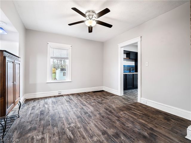 1821 Kenneth Avenue, Cleveland, OH 44109
