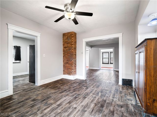 1821 Kenneth Avenue, Cleveland, OH 44109