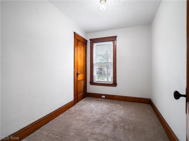 1821 Kenneth Avenue, Cleveland, OH 44109