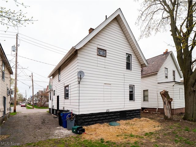 1821 Kenneth Avenue, Cleveland, OH 44109