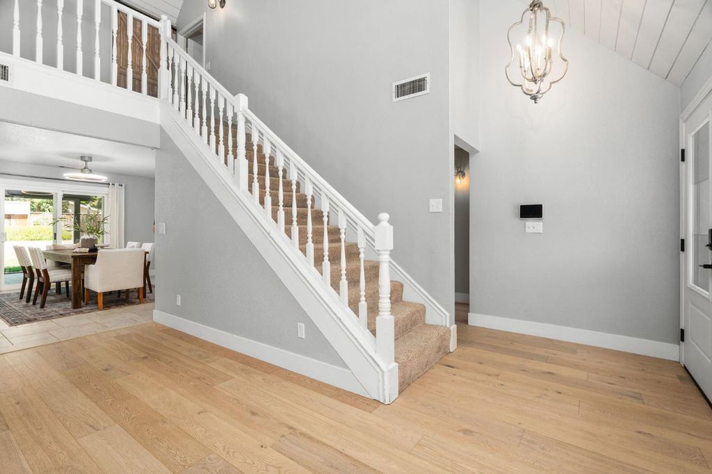 Image 28 of property listing at 578 E Everglade Avenue, Fresno, CA 93720