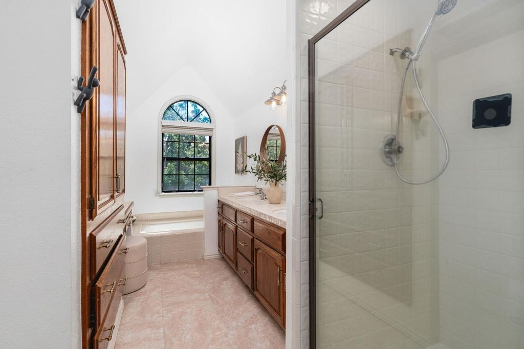 Image 32 of property listing at 578 E Everglade Avenue, Fresno, CA 93720