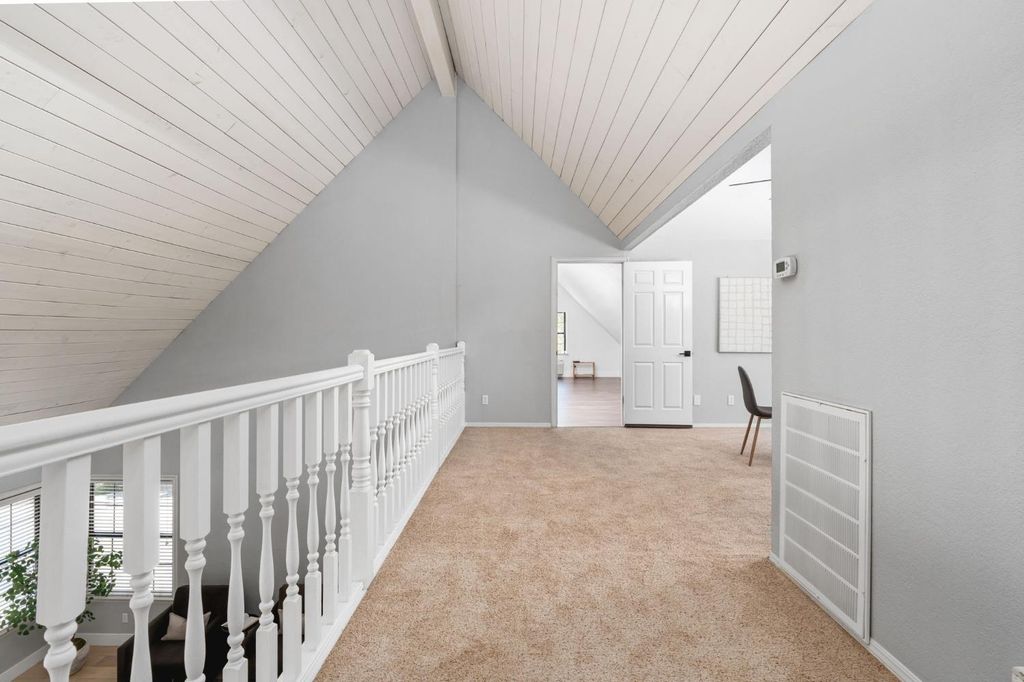 Image 35 of property listing at 578 E Everglade Avenue, Fresno, CA 93720