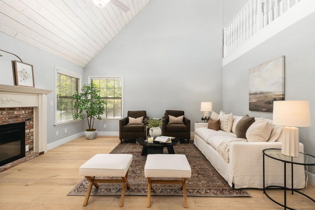 Image 9 of property listing at 578 E Everglade Avenue, Fresno, CA 93720