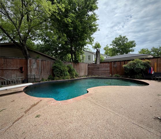 301 Forrest Avenue, Cleburne, TX 76033