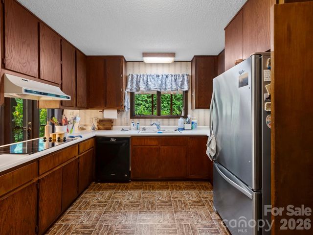 343 White Pine Drive, Fletcher, NC 28732