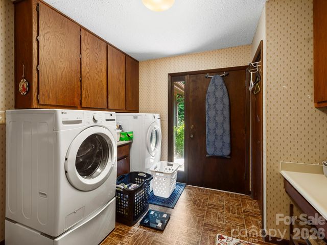 343 White Pine Drive, Fletcher, NC 28732