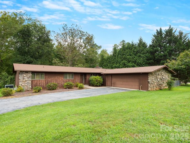343 White Pine Drive, Fletcher, NC 28732