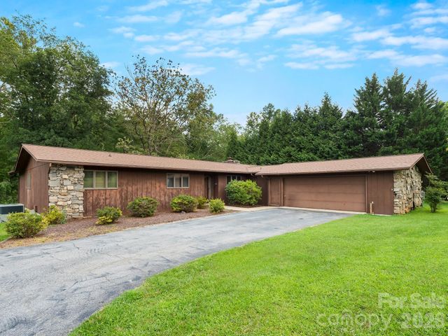 343 White Pine Drive, Fletcher, NC 28732