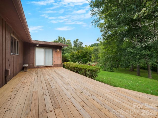 343 White Pine Drive, Fletcher, NC 28732