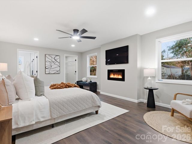 9243 Edgevale Drive, Charlotte, NC 28216