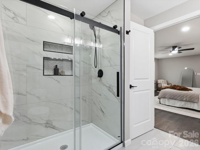 9243 Edgevale Drive, Charlotte, NC 28216