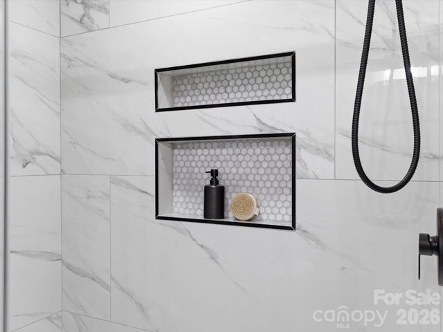 9243 Edgevale Drive, Charlotte, NC 28216