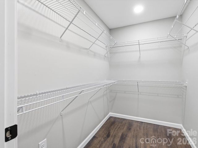 9243 Edgevale Drive, Charlotte, NC 28216