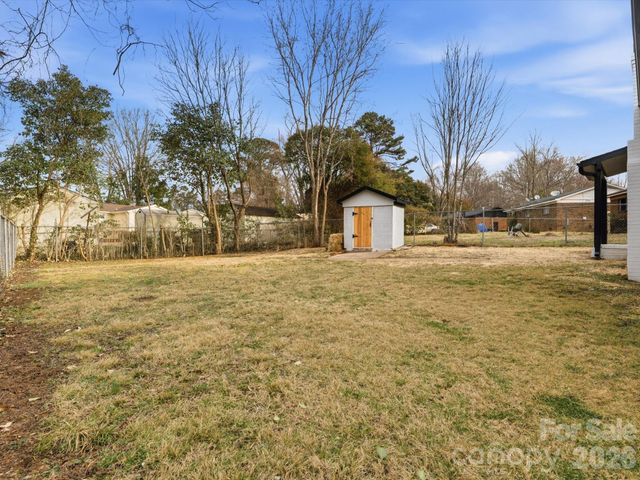 9243 Edgevale Drive, Charlotte, NC 28216