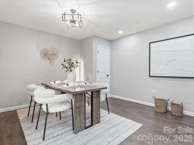 9243 Edgevale Drive, Charlotte, NC 28216